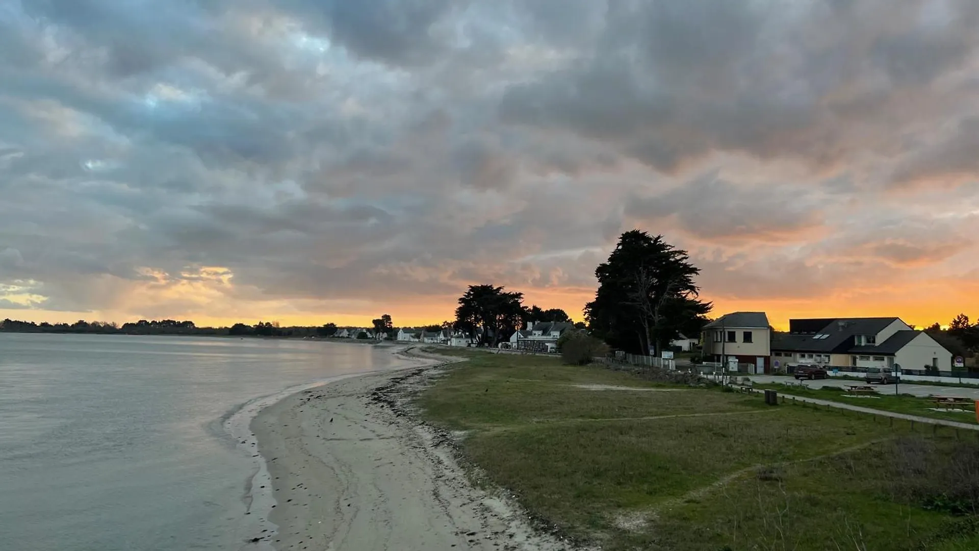 Holiday home Maison Neuve Pour 8 - 500M Plage Du Rouvran Le Tour-du-Parc