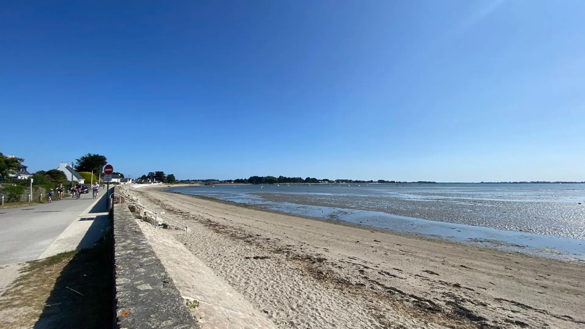 Maison Neuve Pour 8 - 500M Plage Du Rouvran Le Tour-du-Parc 0*,  France